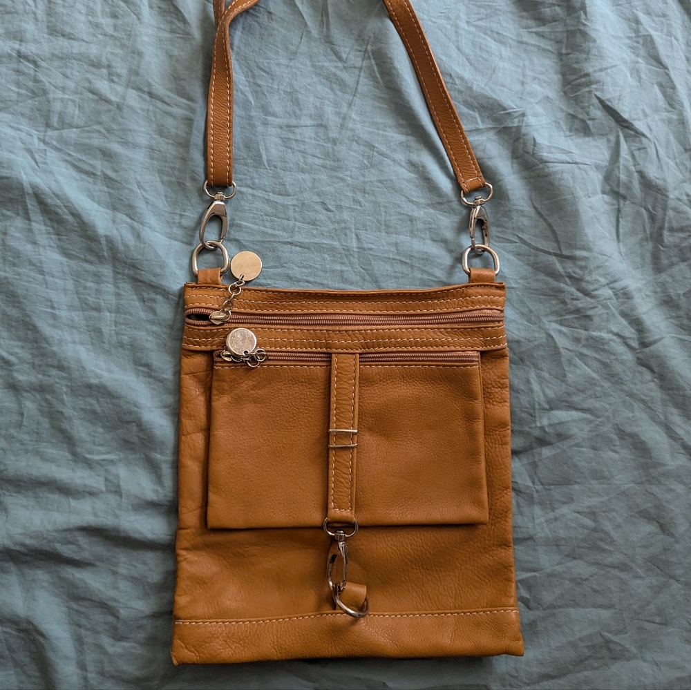 Chic Tan Leather Crossbody Bag